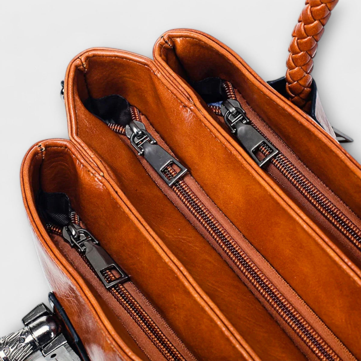Lyrielle - Elegant Leather Dufflebag